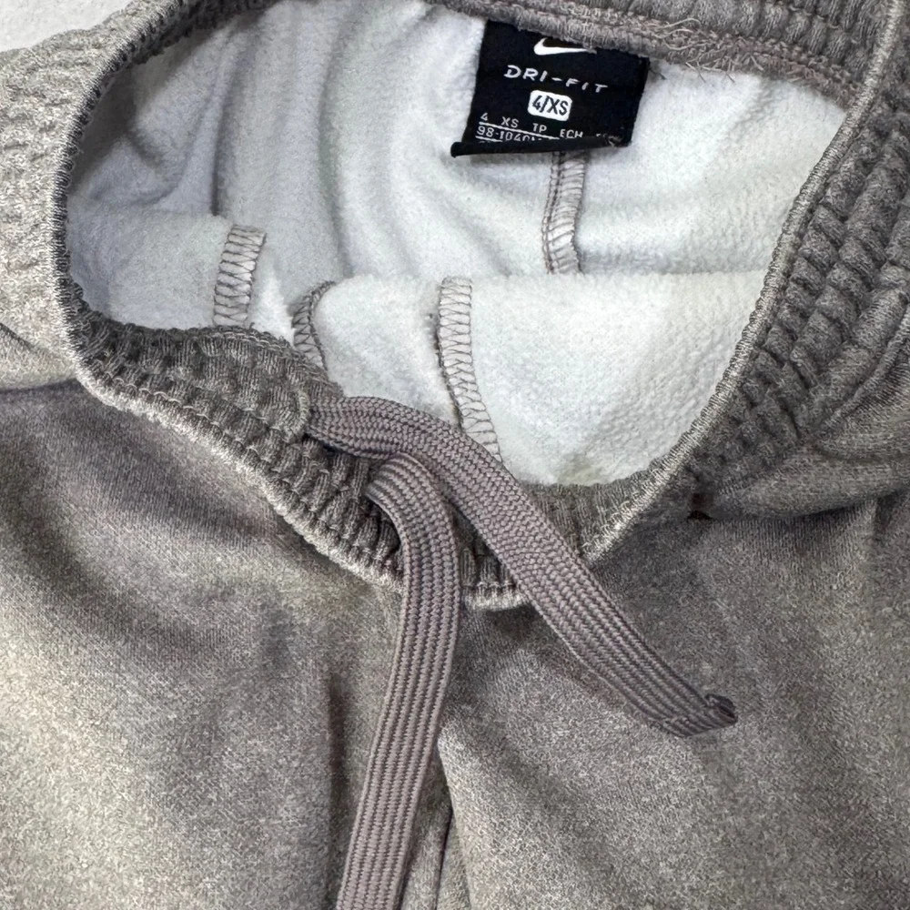 Nike Jogger Pants Boys 4/XS Gray Dri-FIT Fleece Graphic Swoosh Sweatpants